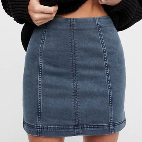 FREE PEOPLE WE THE FREE MODERN FEMME BLUE GRAY DENIM MINISKIRT TRENDY BOHEMIAN - Picture 3 of 8